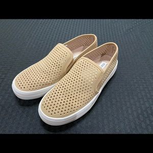 Steve Madden Slip On Leather Shoes